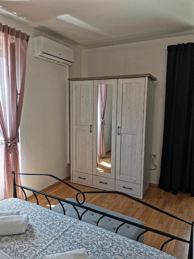 Kuca Za Odmor "Na Paltu" Villa ริซิกา ภายนอก รูปภาพ